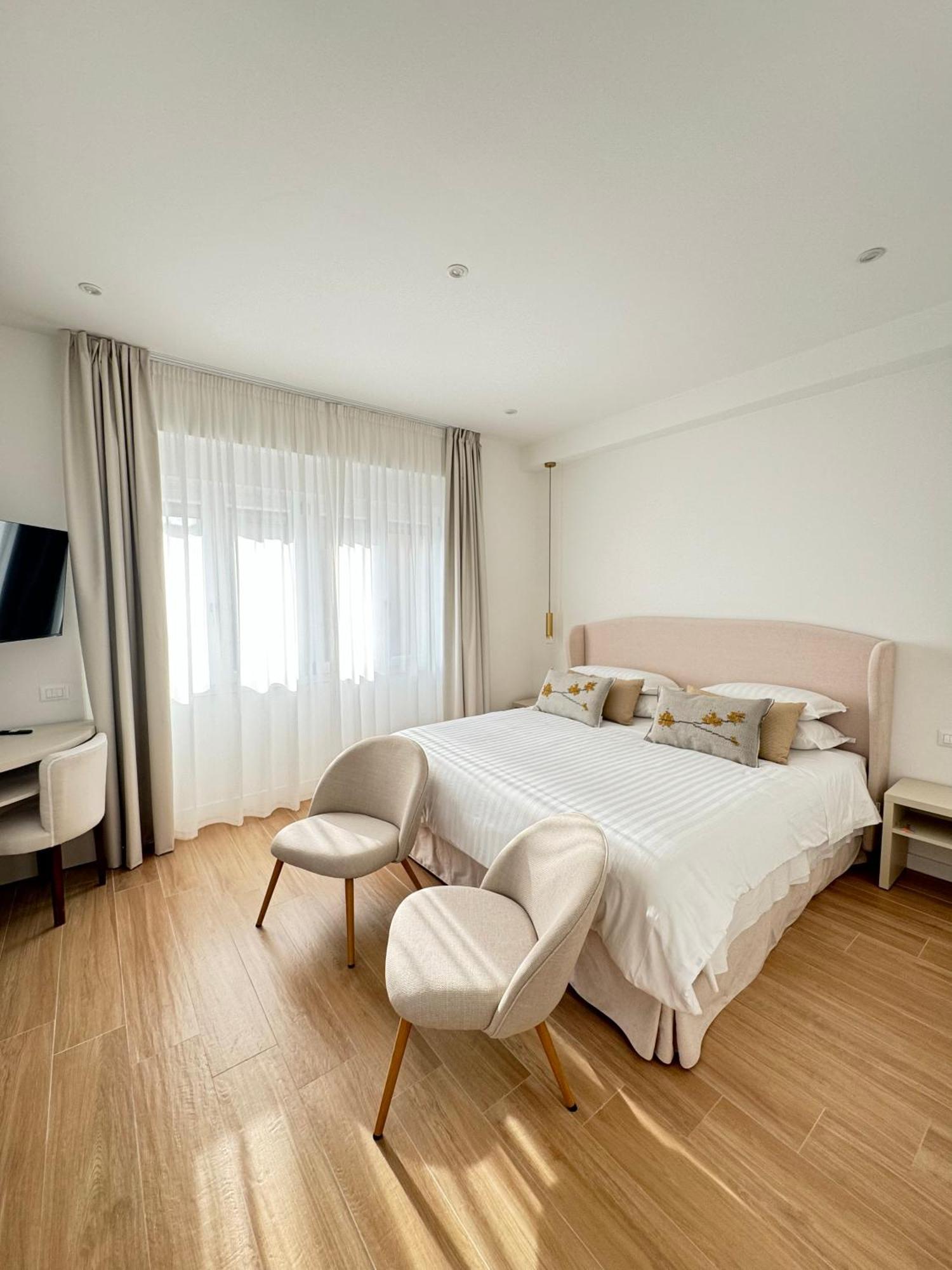 Feel Boutique Rooms Oristano Eksteriør bilde