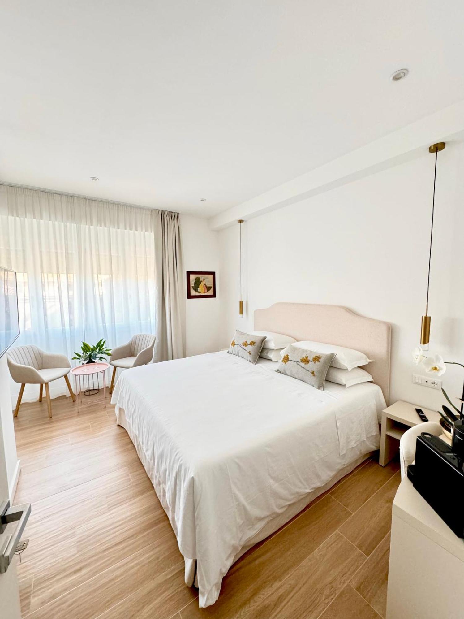 Feel Boutique Rooms Oristano Eksteriør bilde